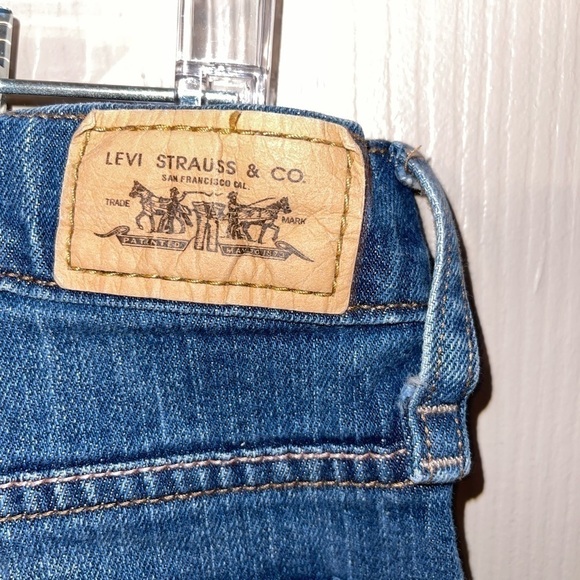 Levi’s 515 Capri With Cuffed Hem - Picture 9 of 12